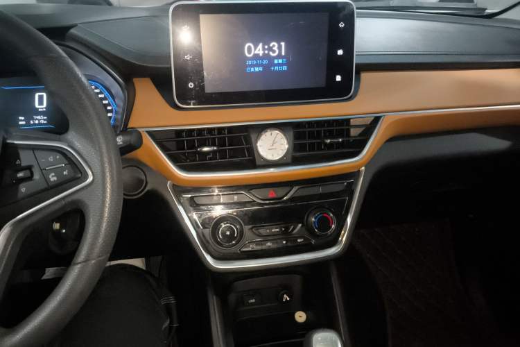 Used Wuling Hongguang S3 2018 1.5L Manual Luxury Model China V Standard Audio And AC Panel