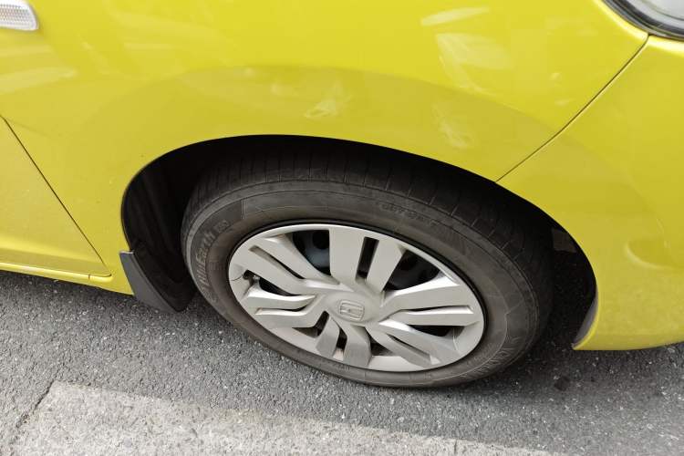 Used Honda Fit 2016 1.5L LX CVT Comfort Model Right Front Wheel Hub