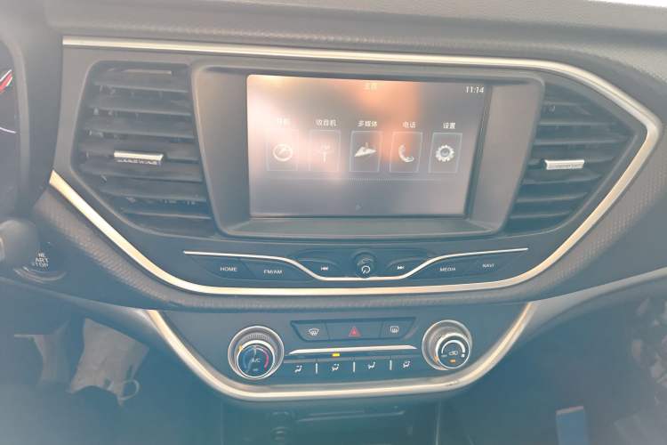 Used Land X2 2017 1.6L Manual Sharp Edition
