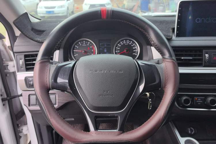 Used FORTHING T5 2022 Grand Edition 1.6L Manual Dream-Chasing Five-Seat Model Steering Wheel