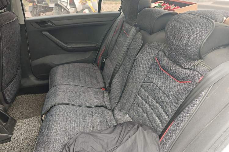 Used Volkswagen Jetta 2019 Dream Edition 1.4L Manual Fashion Version
