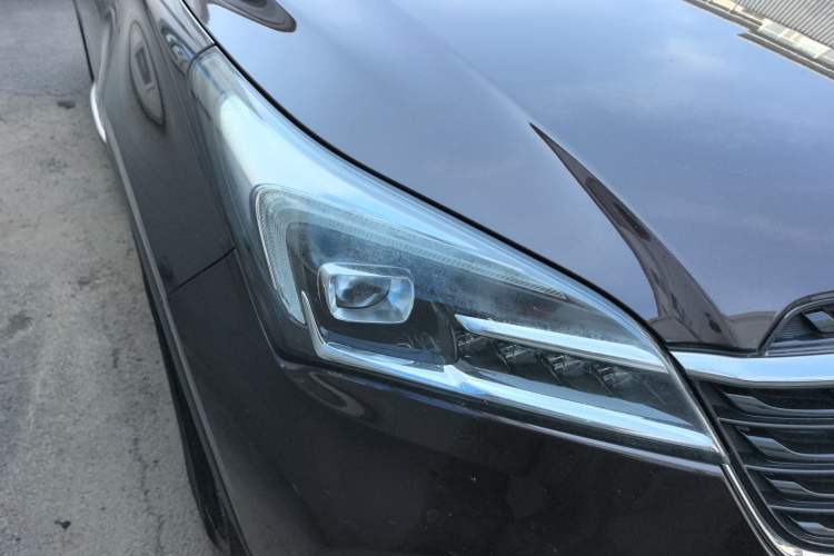 Used Buick Envision 2020 20T Two-Wheel Drive Elite Version Right Front Headlight