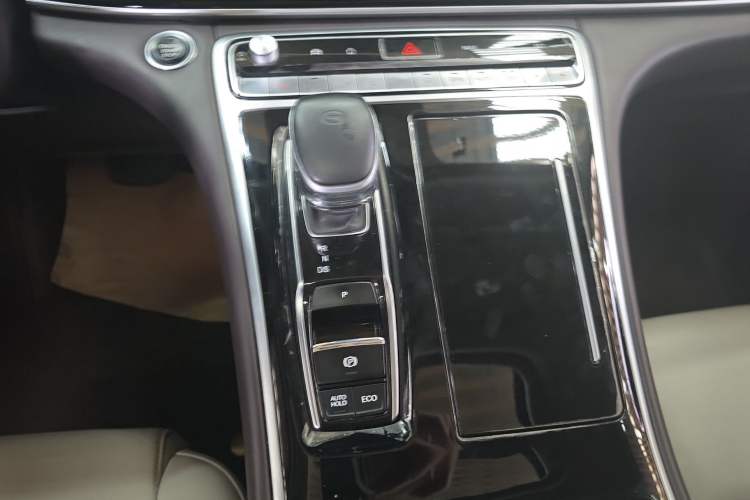 Used GAC Trumpchi M8 2021 Master Series 390T Prestige Edition Gear Lever