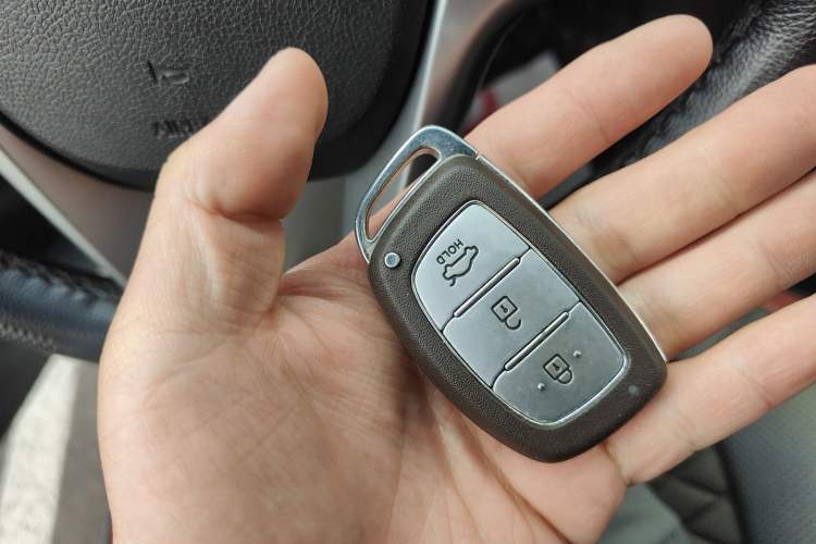 Used Hyundai Verna Ray 2014 1.6L Automatic TOP Vehicle Key