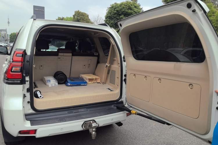 Used Toyota Prado 2018 3.5L Automatic TX-L with Rear-Mounted Spare Tire
