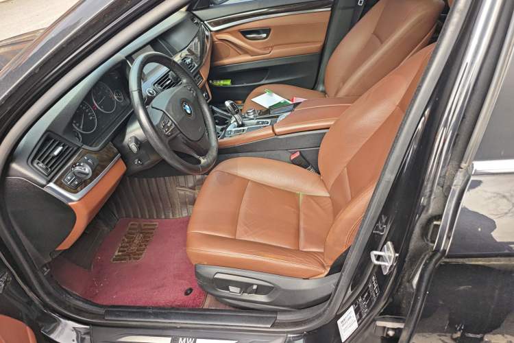 Used BMW 5 Series 2014 525Li Leading Model
