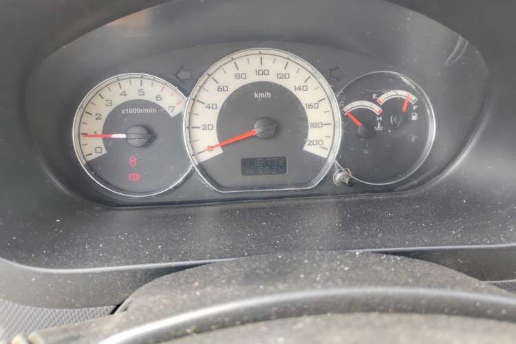 Used Wuling Hongguang 2014 1.5L S Comfort Model Odometer Close Up
