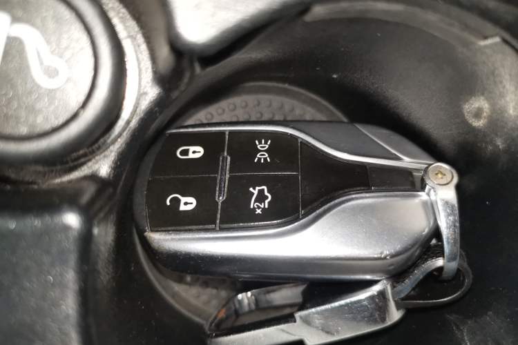 Used Maserati Levante 2016 3.0T Standard Edition Vehicle Key