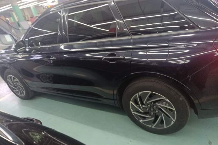 Used Lincoln Corsair 2024 1.5T Two-Wheel Drive Deluxe Hybrid Version Left Side