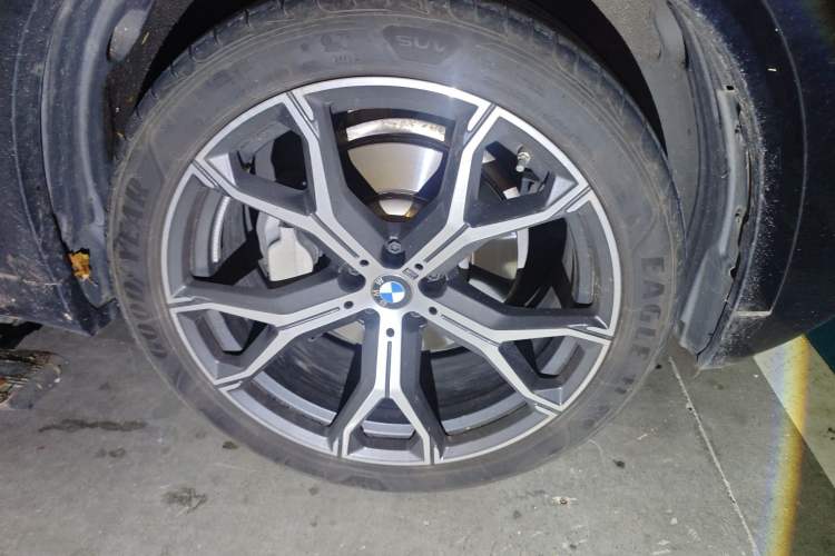 Used BMW X5 2023 xDrive 30Li Luxury M Sport Package
