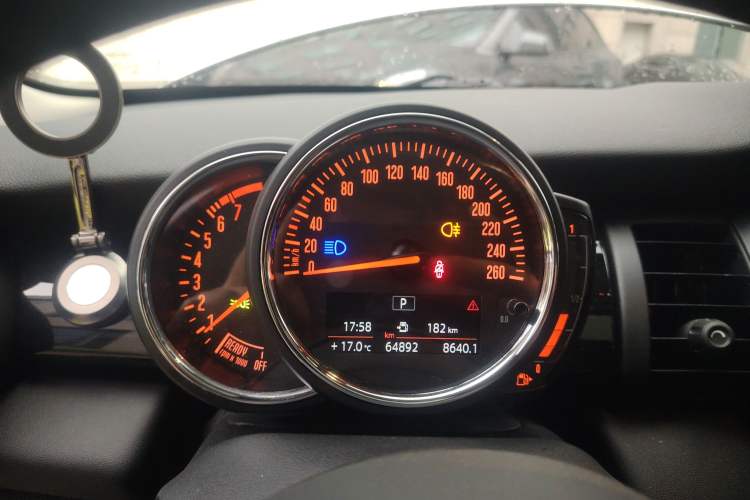 Used MINI 2018 1.5T ONE PLUS Five-Door Edition Instrument Cluster