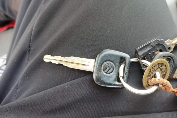 Used Golden Dragon Hiace 2010 2.0L Long-Wheelbase Gasoline Premium Version V20
