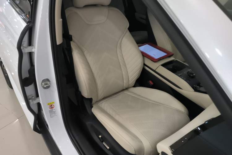 Used BYD Qin L 2024 DM-i 120KM Excellence Model