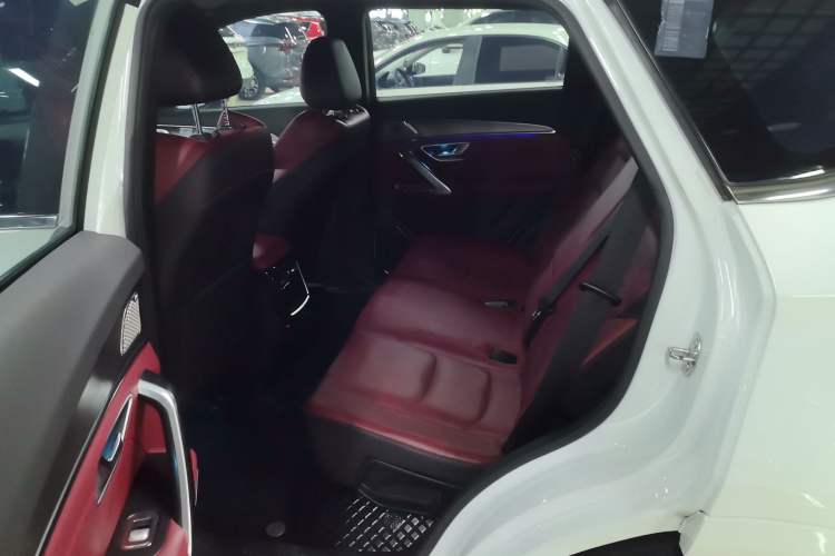 Used JETOUR X70 PLUS 2021 1.6T DCT Pro 7-seater
