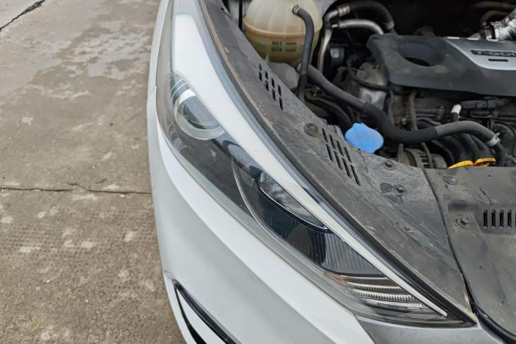 Used Hyundai Tucson 2018 1.6T Dual-Clutch Two-Wheel Drive 15th Anniversary Special Edition Right Front Headlight