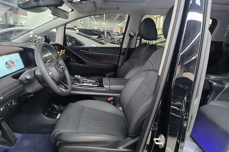 Used GAC Trumpchi M8 2024 Master Series 400T Prestige Edition