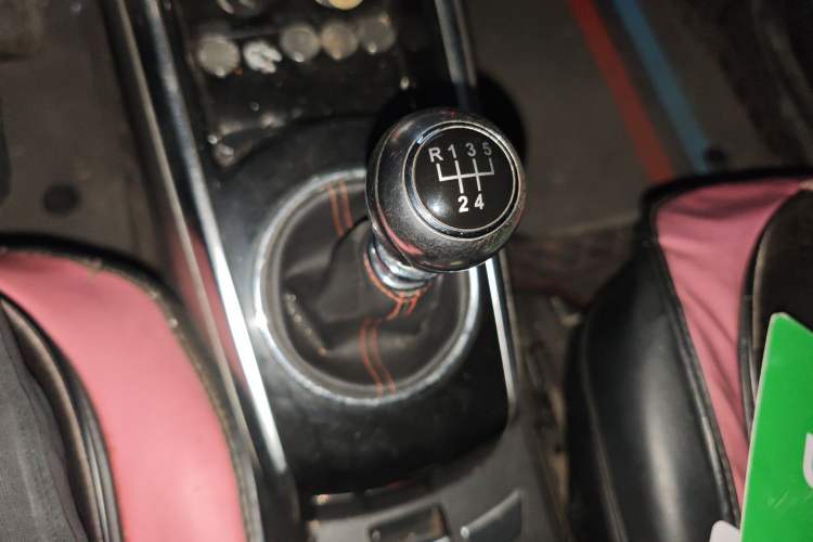 Used Zotye Domy X5 2015 1.5T Manual Luxury Version China IV Standard Gear Lever