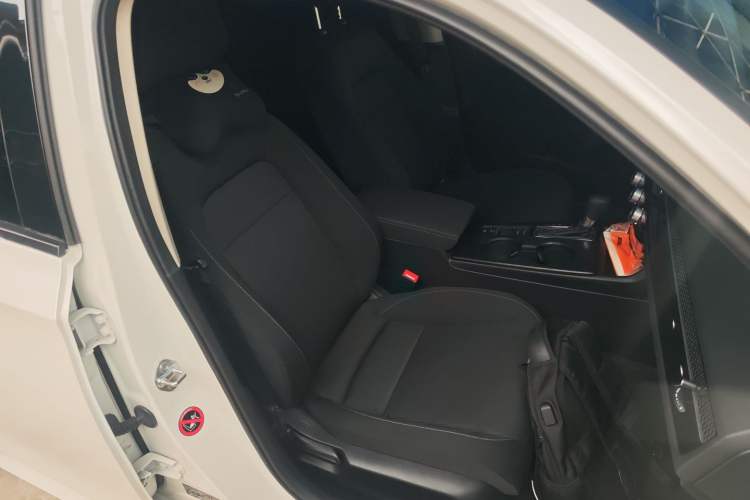 Used Honda Civic 2022 240TURBO CVT Dynamic Edition Right Front Seat