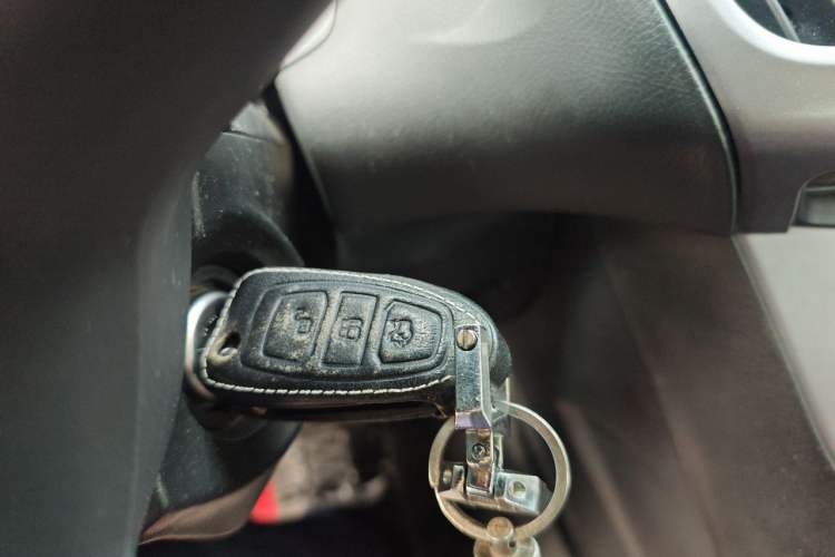 Used Ford Focus 2012 Sedan 1.6L Automatic Fashion Edition
