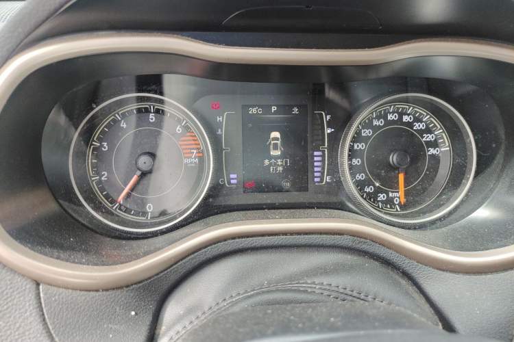 Used Jeep Cherokee 2016 2.4L Leading Edition
