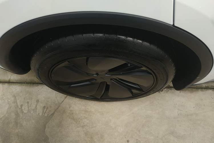 Used Tesla Model Y 2025 Rear-Wheel Drive First Edition