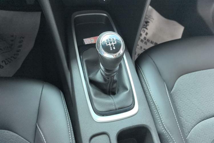 Used Chevrolet Cavalier 2019 320 Manual Xinyue Edition Gear Lever