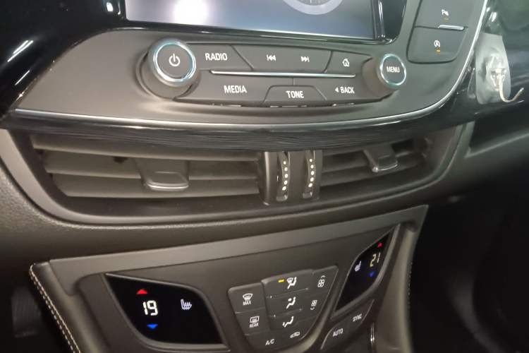 Used Buick Envision 2015 20T Two-Wheel-Drive Elite Model
