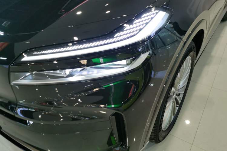 Used ONVO Luxeed L90 2025 Model—Ultra Six-Seater Version
