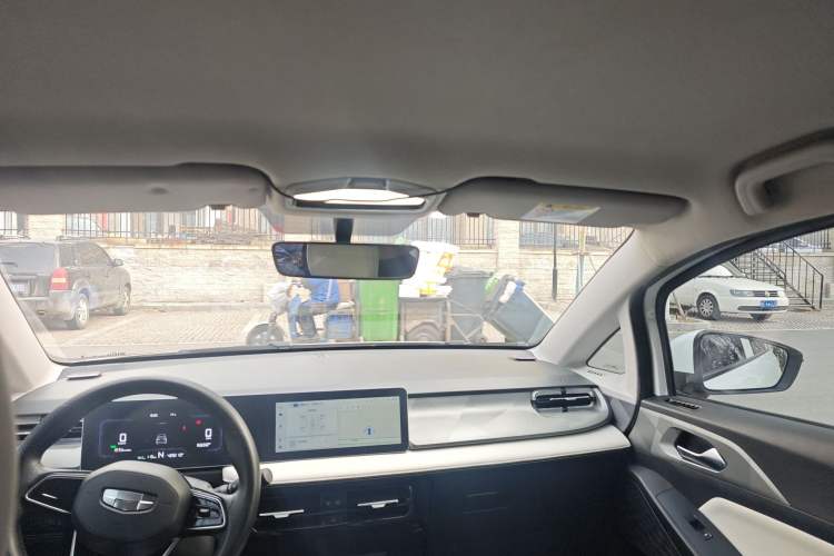 Used Geometry E Firefly 2024 301km Flowing Light