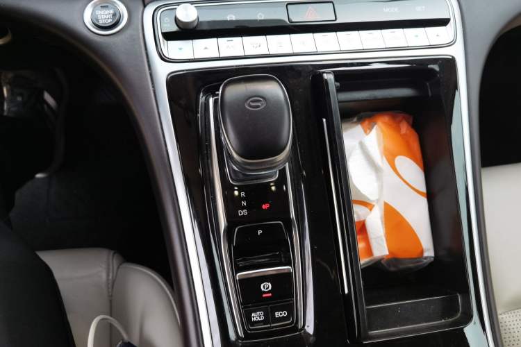 Used GAC Trumpchi M8 2021 Lingxiu Series 390T Deluxe Edition Gear Lever