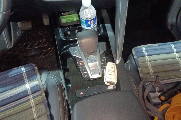 Used BYD Song Pro 2019 1.5T Automatic Elite Edition Gear Lever