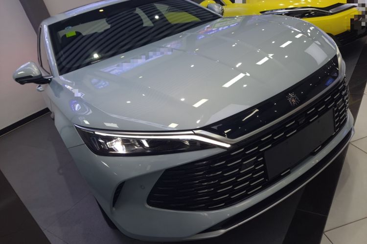 Used BYD Qin L 2025 DM-i Smart Drive 120KM Superior Model
