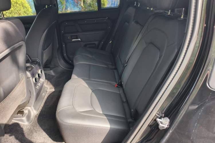 Used Land Rover Defender 2025 110 3.0T P400 – Dynamic HSE