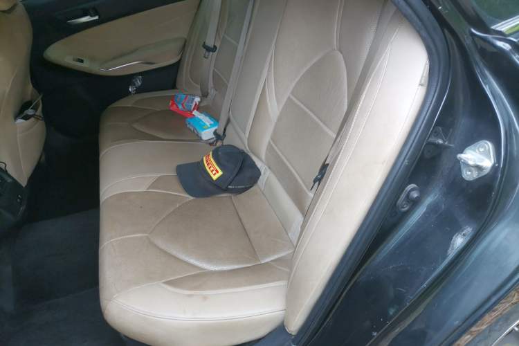 Used Toyota Avalon 2019 Dual-Engine 2.5L Luxury Edition China V Standard Left Rear Seat