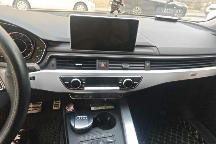 Used Audi A4L 2018 30th Anniversary Edition 40 TFSI Fashion Model