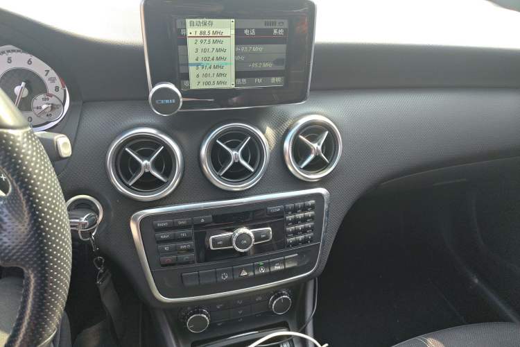 Used Mercedes-Benz A-Class 2015 A 200 Fashion Model