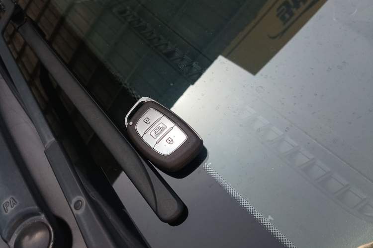 Used Hyundai Elantra (5th Generation / Langdong) 2016 1.6L Automatic Prestige Model