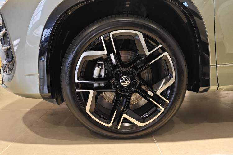 Used Volkswagen Tayron 2025 Tiguan L 380TSI 4Motion Luxury Easy Package
