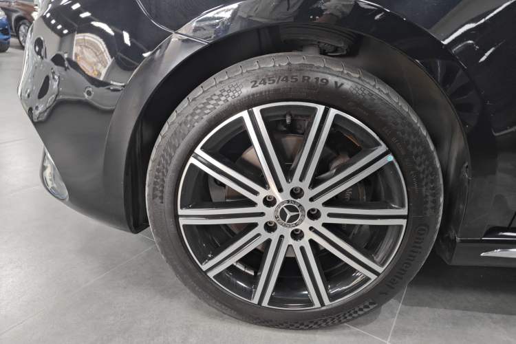 Used Mercedes-Benz V-Class 2021 V 260 L Long-wheelbase Luxury Edition