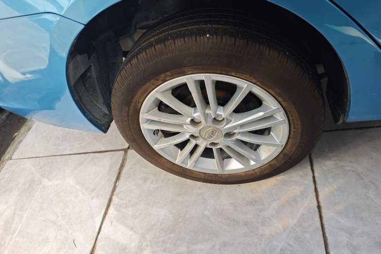 Used BYD e5 2017 300 Prestige Edition Right Rear Wheel Hub