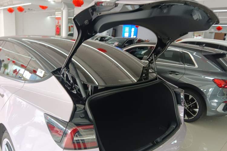 Used Tesla Model 3 2022 Rear-Wheel-Drive Version
