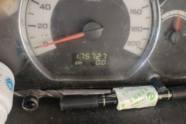 Used Wuling Hongguang 2013 1.2L S Comfort Model China IV Standard Odometer Close Up