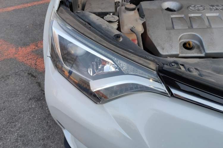 Used Toyota RAV4 2016 2.0L CVT Two-Wheel Drive Fashion Edition China V Standard