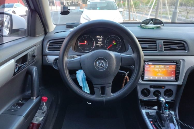 Used Volkswagen Gran Lavida 2013 1.6L Automatic Comfort Model Steering Wheel