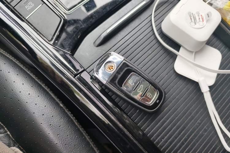 Used Volkswagen Phideon 2018 Revised Version 380TSI Two-Wheel Drive Business Edition Vehicle Key