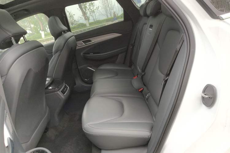 Used ARCFOX Alpha T 2022 653S 160kW
