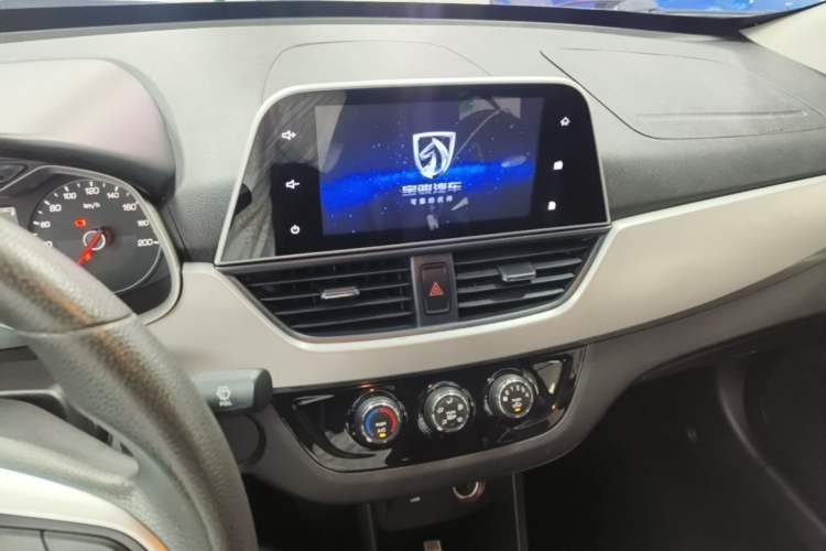 Used Baojun 310W 2018 1.5L Automatic Fashion Version China V Emission Standard