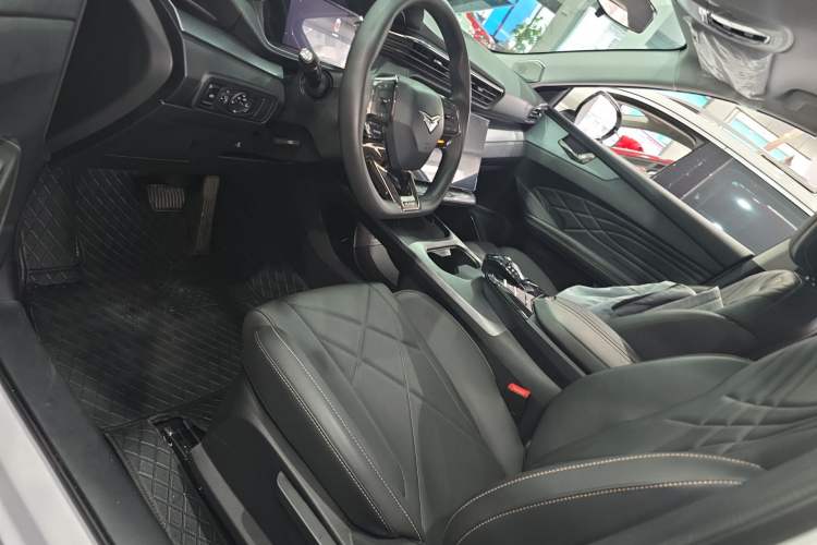 Used Cowin Kunlun 2023 Kunlun 300 Plateau Edition Left Front Seat