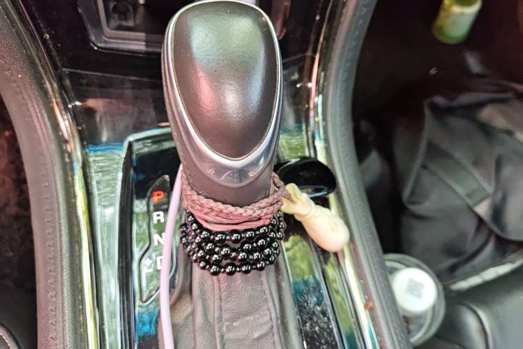 Used Cadillac ATS-L 2017 28T Tech Edition Gear Lever