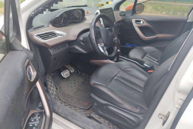 Used Peugeot 2008 2015 1.6THP Automatic Fashion Edition Driver Seat